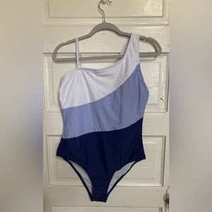 NWOT Woman’s Swimsuit